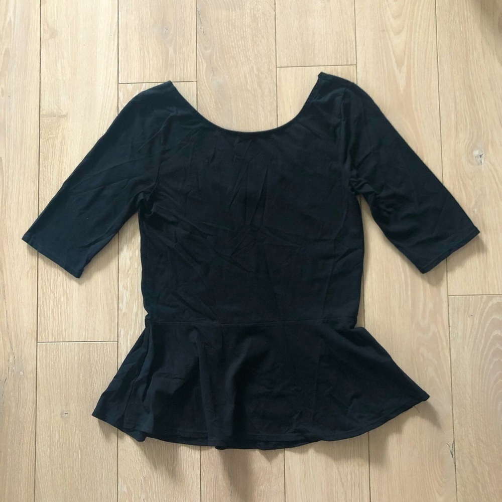 Aritzia Babaton Peplum Low Back 1/2 Sleeve Top in Black Size S